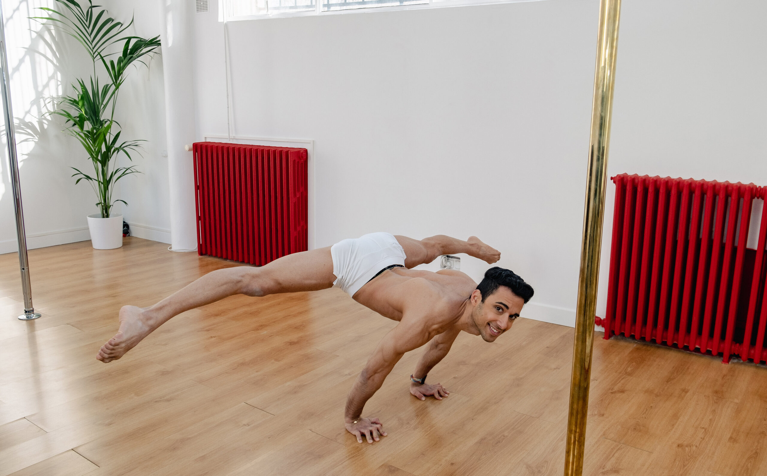 Tiago - Studio Pole Fitness